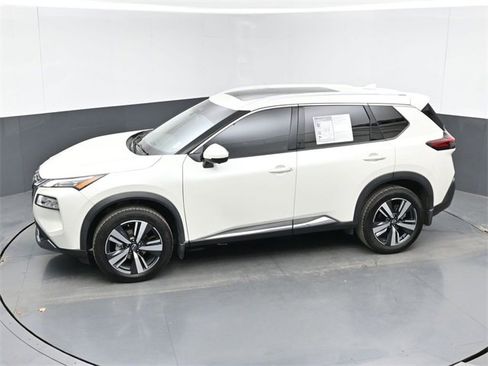 Used 2023 Nissan Rogue SL image 39