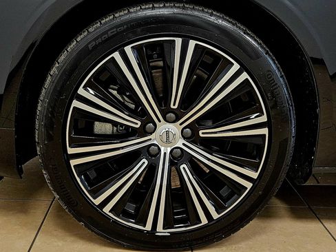 Used 2024 Volvo S90 B6 Plus image 25