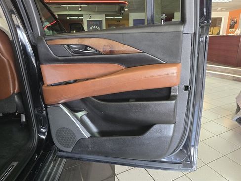 Used 2016 Cadillac Escalade ESV Luxury image 14