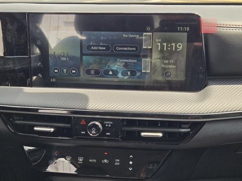 Certified 2025 Nissan Kicks SR FWD image 15