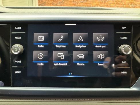 Used 2024 Volkswagen Taos SE image 21