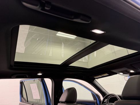 Used 2025 Honda Pilot TrailSport image 33