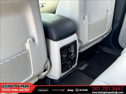 Used 2021 Jeep Grand Cherokee Summit AWD/4WD image 10