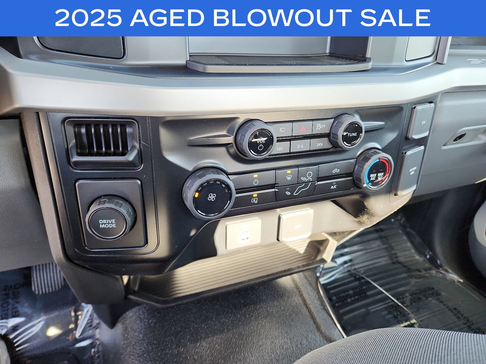 New 2025 Ford F250 XL w/ 360-Degree Camera Package RWD image 13