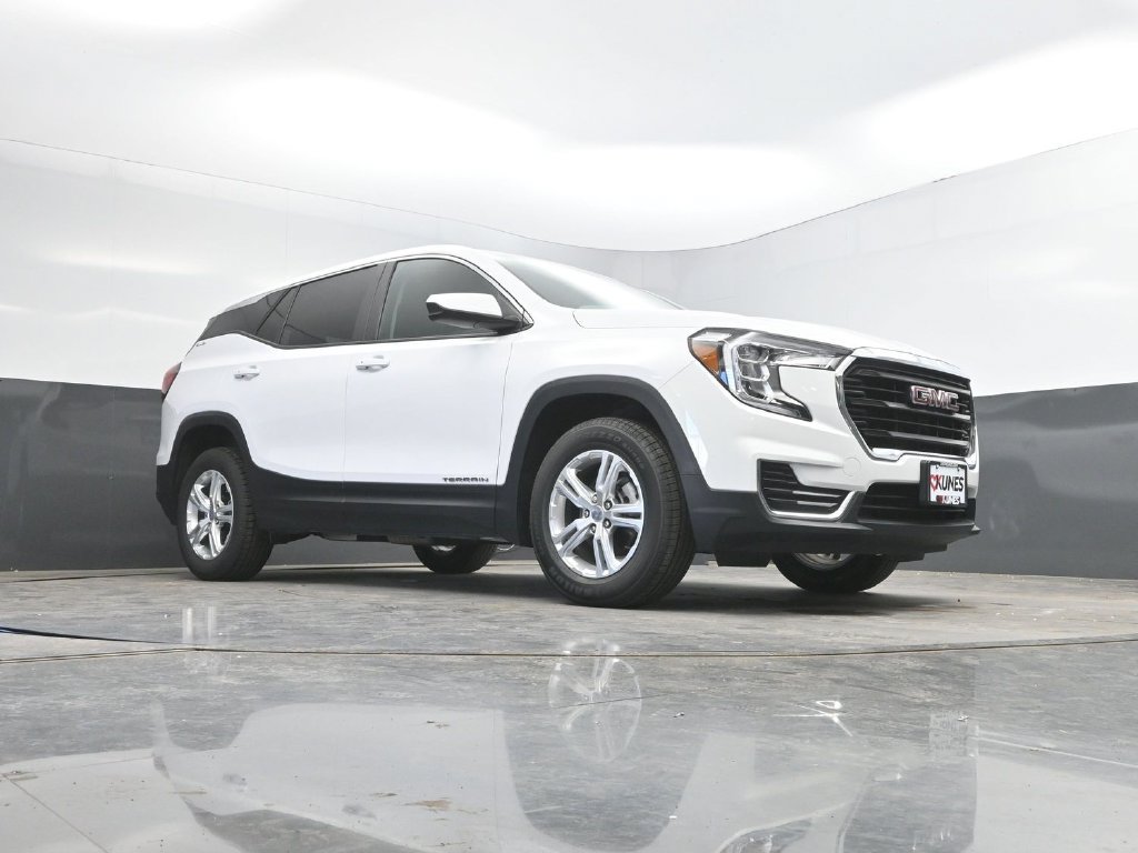 Used 2024 GMC Terrain SLE AWD/4WD image 32