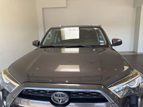 Used 2015 Toyota 4Runner SR5 RWD image 4