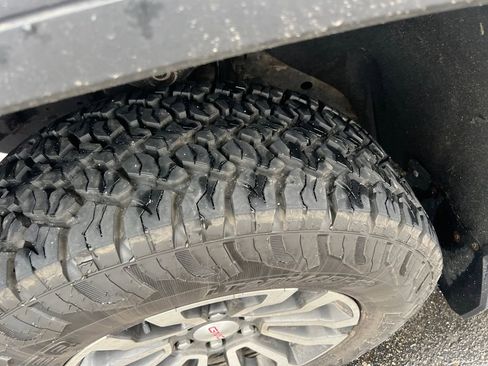 Used 2023 GMC Sierra 1500 AT4 image 28