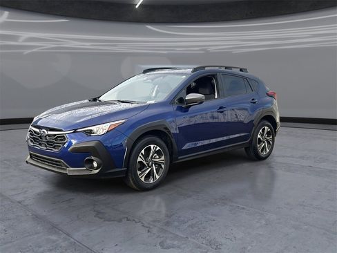 Used 2025 Subaru Crosstrek 2.0i Premium image 3