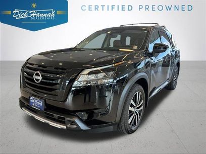 Certified 2025 Nissan Pathfinder Platinum w/ Black Appearance Package