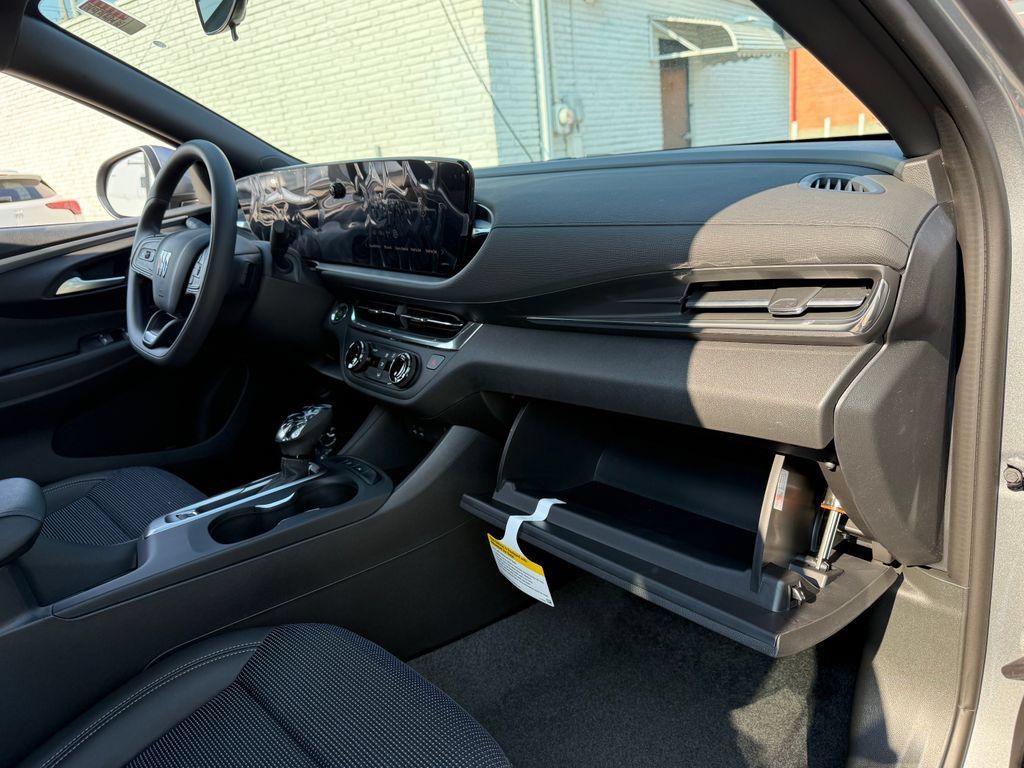 New 2026 Buick Envista Sport Touring w/ Advanced Safety Package FWD image 17