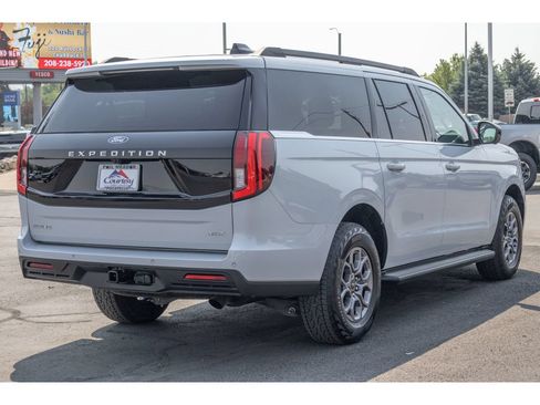 Used 2025 Ford Expedition Max Active AWD/4WD image 3