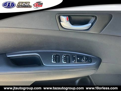 Used 2018 Kia Optima LX w/ 17" Alloy Wheels Package FWD image 10