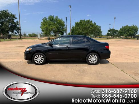 Used 2013 Toyota Corolla LE FWD image 1