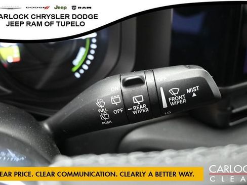 Used 2025 Jeep Wrangler Unlimited Sahara AWD/4WD image 19