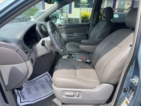 Used 2008 Toyota Sienna LE FWD image 11