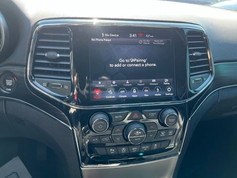 Used 2021 Jeep Grand Cherokee Limited image 20