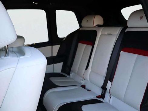 Certified 2019 Rolls-Royce Cullinan AWD/4WD image 13