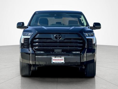Used 2024 Toyota Tundra Limited AWD/4WD image 8