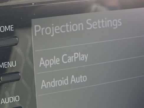 Used 2022 Toyota Corolla Cross LE image 5