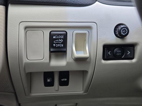 Used 2010 Lexus IS 250C RWD image 19