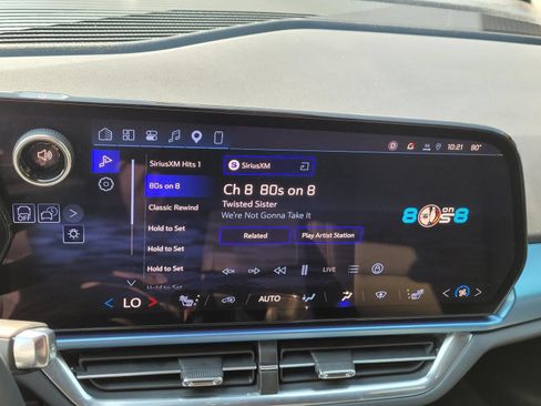 Used 2024 Chevrolet Equinox EV LT FWD image 25