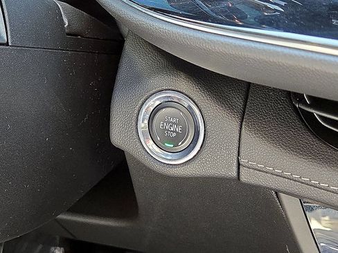 Used 2023 Buick Envision Avenir AWD/4WD image 33