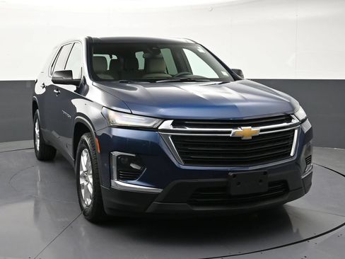 Used 2023 Chevrolet Traverse LS AWD/4WD image 7