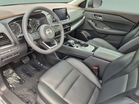 Certified 2021 Nissan Rogue SV w/ Premium Package FWD image 20
