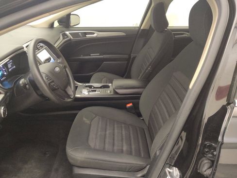 Used 2020 Ford Fusion SE image 17