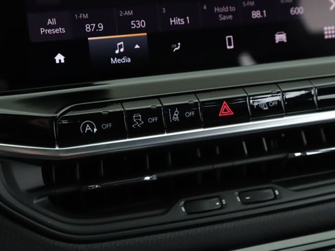 New 2026 Jeep Compass Limited image 13