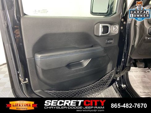 Used 2023 Jeep Wrangler Unlimited Rubicon 4xe w/ Cold Weather Group AWD/4WD image 12