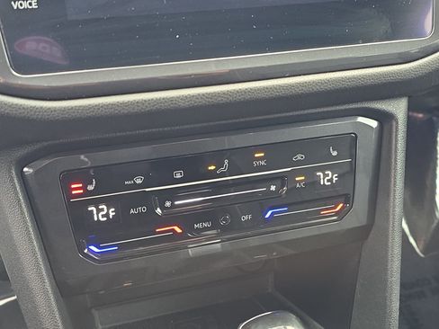 Certified 2022 Volkswagen Tiguan SE image 23