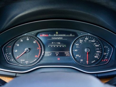 Used 2023 Audi Q5 Premium w/ Convenience Package image 25