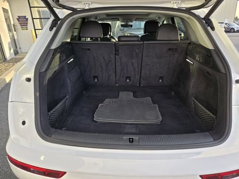 Used 2019 Audi Q5 2.0T Premium image 11
