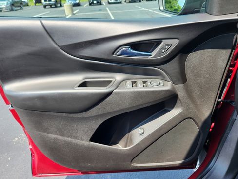 Used 2018 Chevrolet Equinox LT image 23