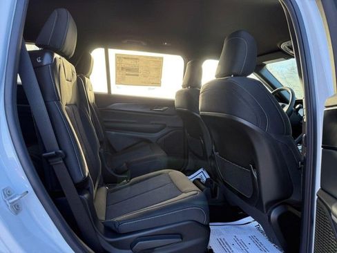 New 2026 Jeep Grand Cherokee L Laredo AWD/4WD image 7