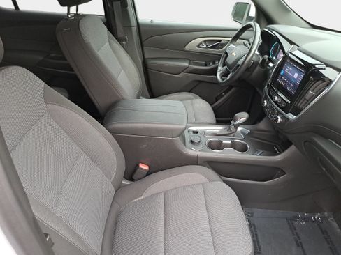 Used 2022 Chevrolet Traverse LT FWD image 10