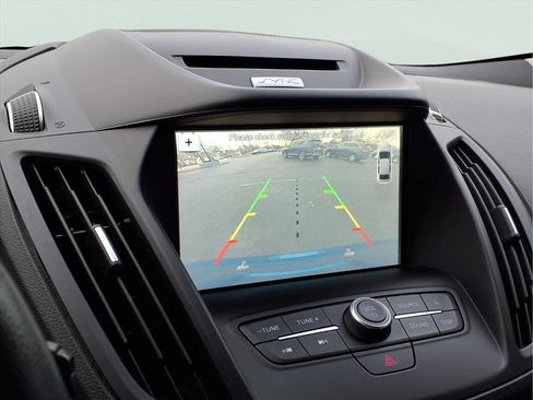 Used 2017 Ford Escape SE w/ Equipment Group 201A image 8