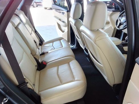 Used 2019 Cadillac XT5 Luxury FWD image 18