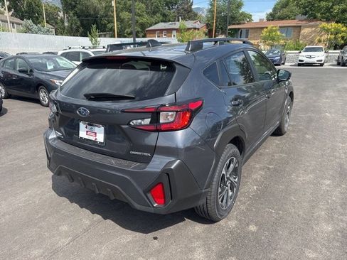 Used 2025 Subaru Crosstrek 2.0i Premium image 3
