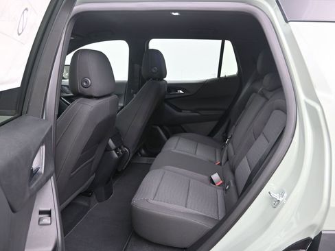 Used 2024 Jeep Wrangler Unlimited Sahara w/ Safety Group image 9