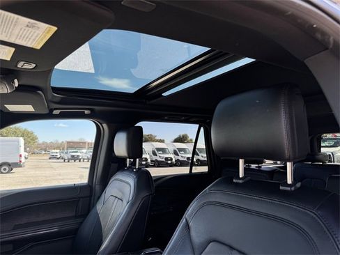 Used 2018 Ford Expedition Limited w/ Equipment Group 301A image 35