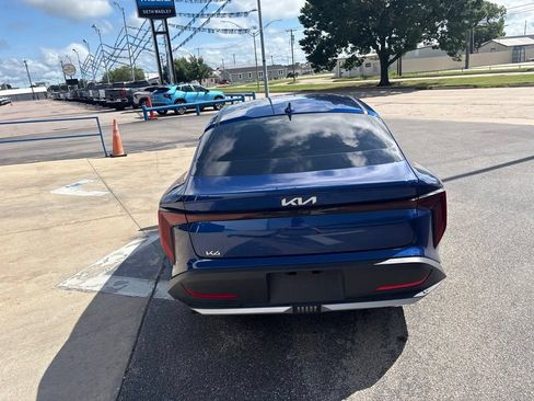 Used 2024 Kia Forte LXS FWD image 6