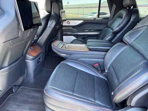 Used 2025 Lincoln Navigator Black Label AWD/4WD image 14