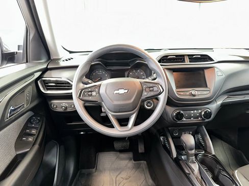 Certified 2023 Chevrolet TrailBlazer LT w/ LPO, Blackout Package image 2