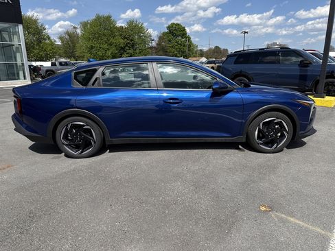 Certified 2025 Kia K4 EX FWD image 2