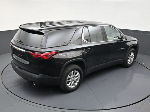 Used 2023 Chevrolet Traverse LS FWD image 17