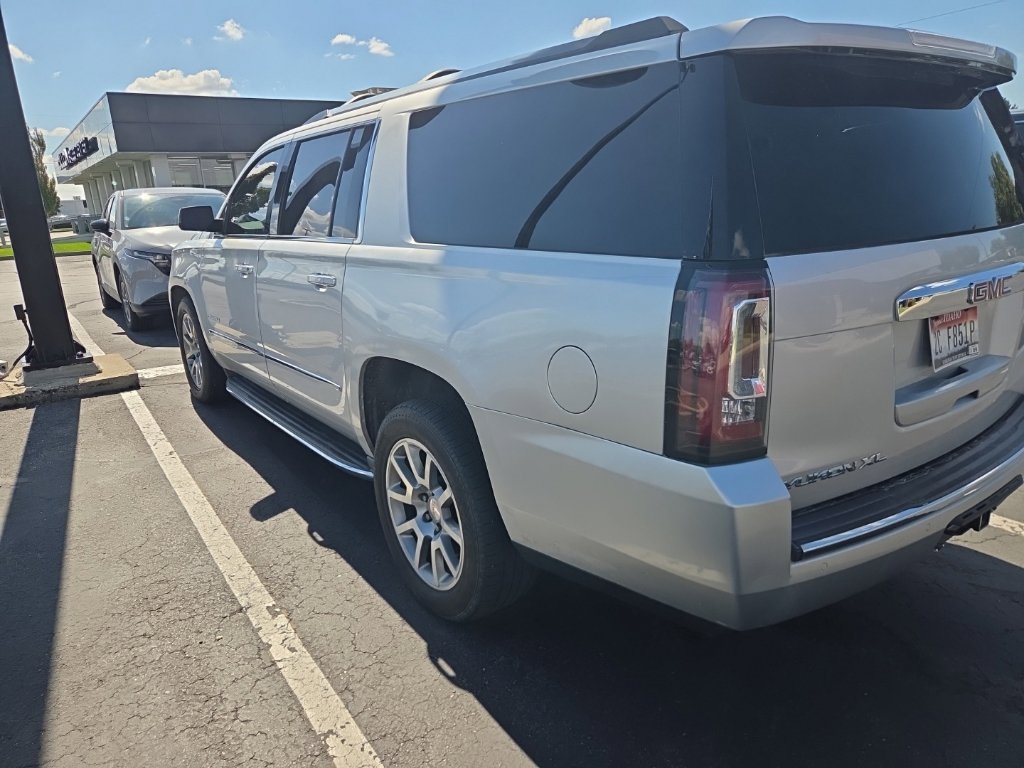 Used 2015 GMC Yukon XL Denali w/ Open Road Package AWD/4WD image 4