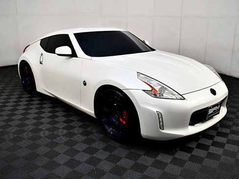 Used 2013 Nissan 370Z Touring w/ Sport Pkg image 5