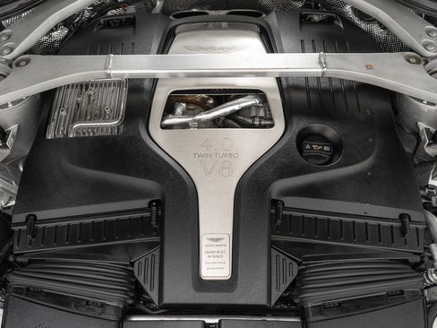 Used 2021 Aston Martin DBX image 12